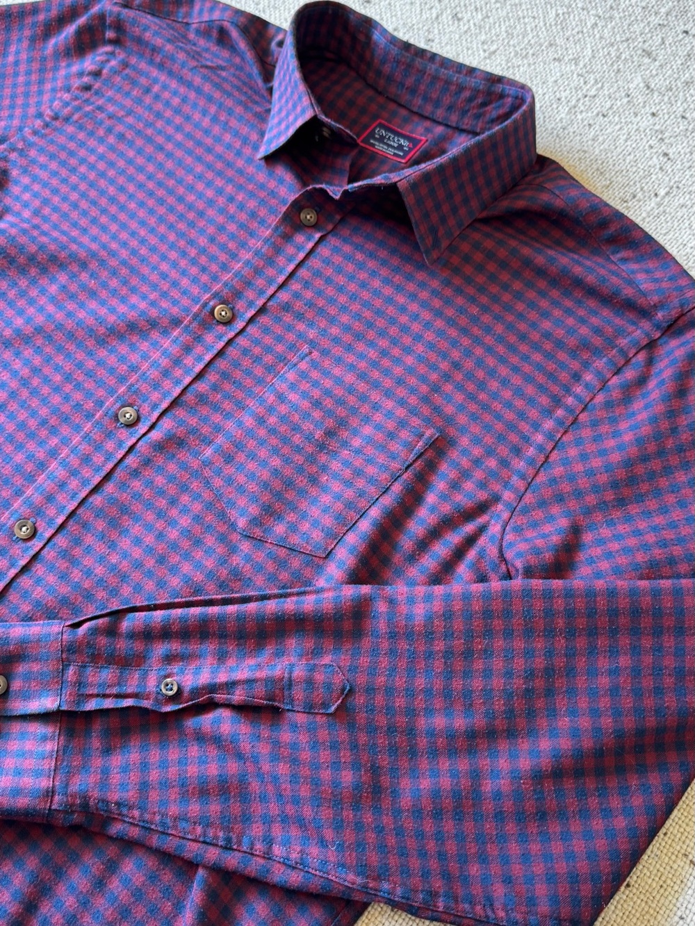 UNTUCKit Men’s Large Red Navy Check Plaid Long Sleeve Button Down Shirt